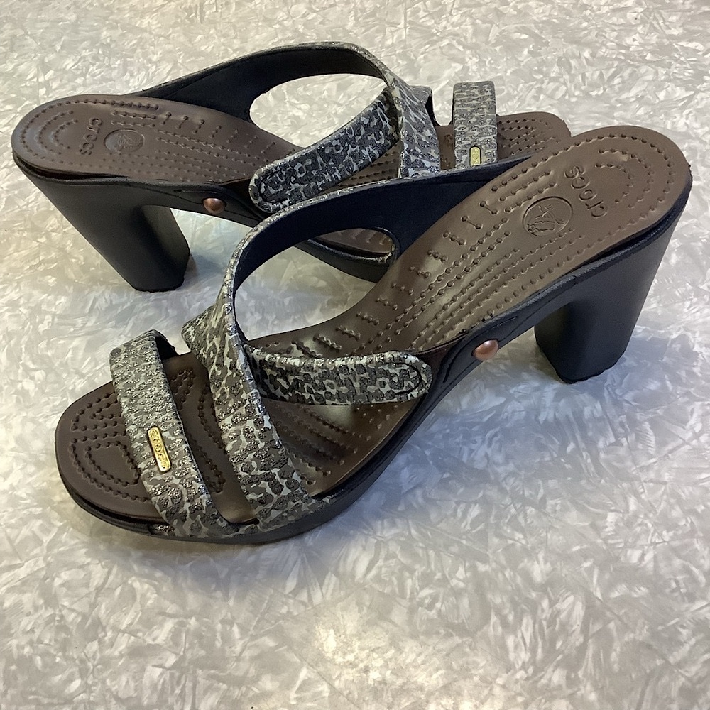 NWOT Crocs Cyprus IV Sparkle Leopard Print Strappy Slip On Heels Sandals Size 10